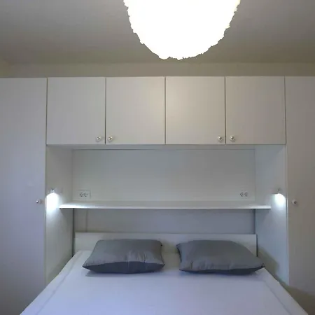 17 Apartment