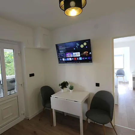 Apartment 17