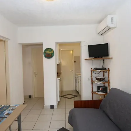 17 Apartment