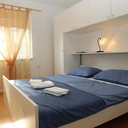Apartment 17