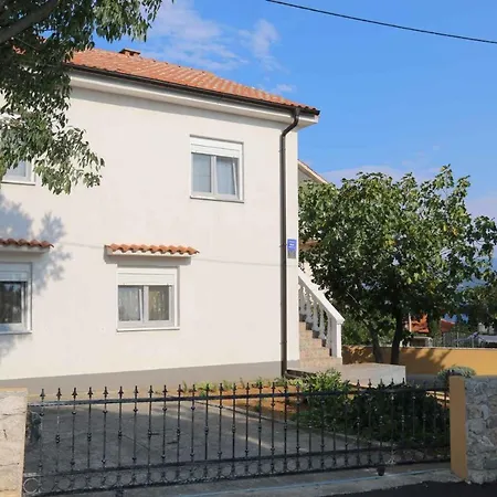 17 Apartment