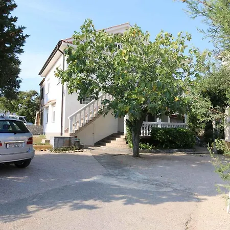 17 Apartment